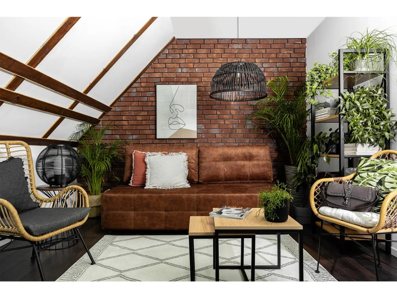 oświetlenie ściany z cegły kinkiety g&oacute;ra d&oacute;ł inspiracje