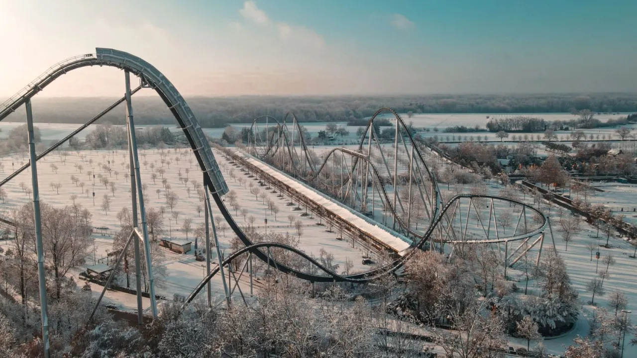 Europa-Park Silver Star Achterbahn aus der Vogelperspektive