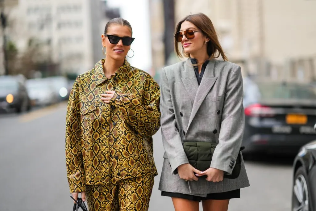 stylizacje z marynarką damską na r&oacute;żne okazje