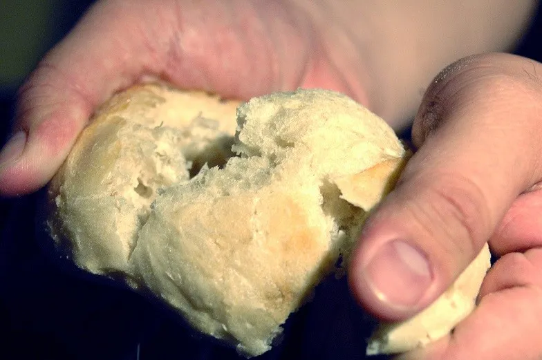 niezdrowe pieczywo białe bułki pączki