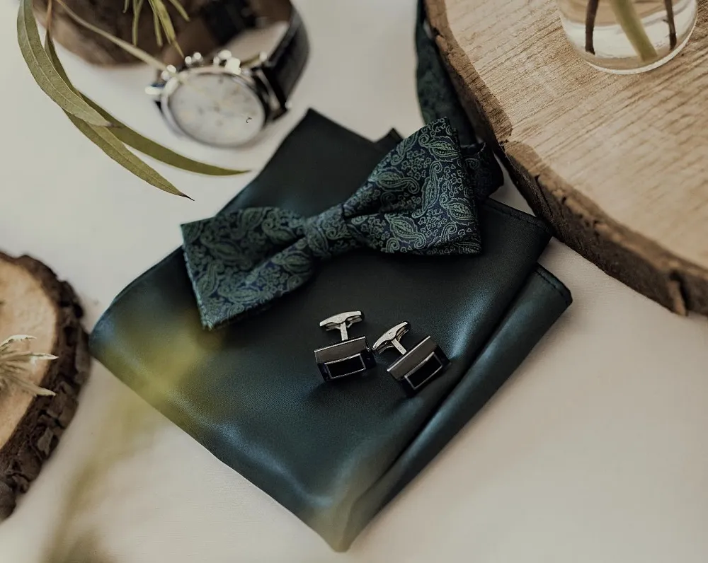 eleganckie dodatki do garnituru ślubnego