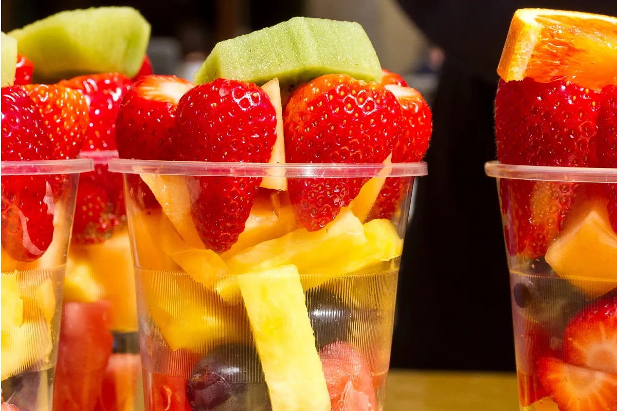 Sałatki, które zaskoczą gości