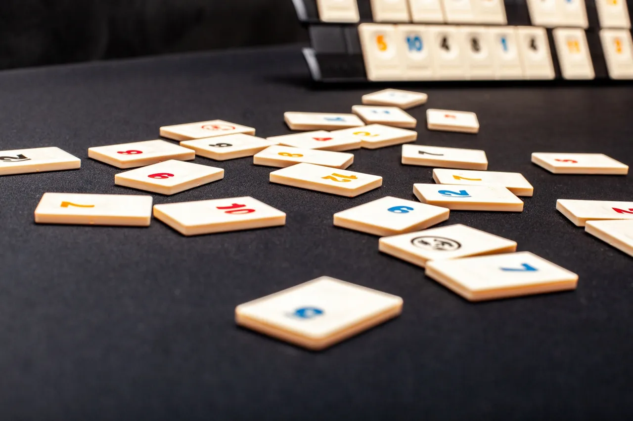 jak czyścić matę neoprenową do gier planszowych przechowywanie maty