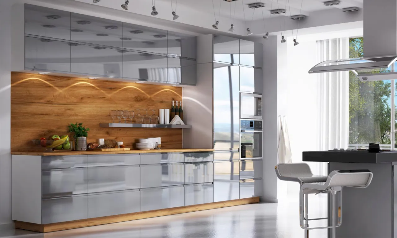 Szafki kuchenne na wysoki połysk z widocznymi smugami