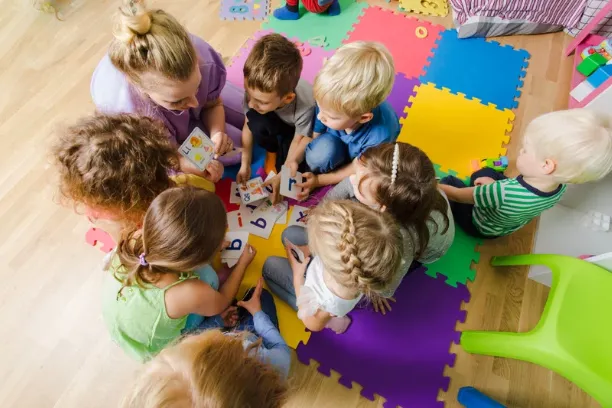 Zdjęcie Gdzie można zrobić kurs opiekunki dziecięcej? Sprawdź najlepsze opcje w Polsce