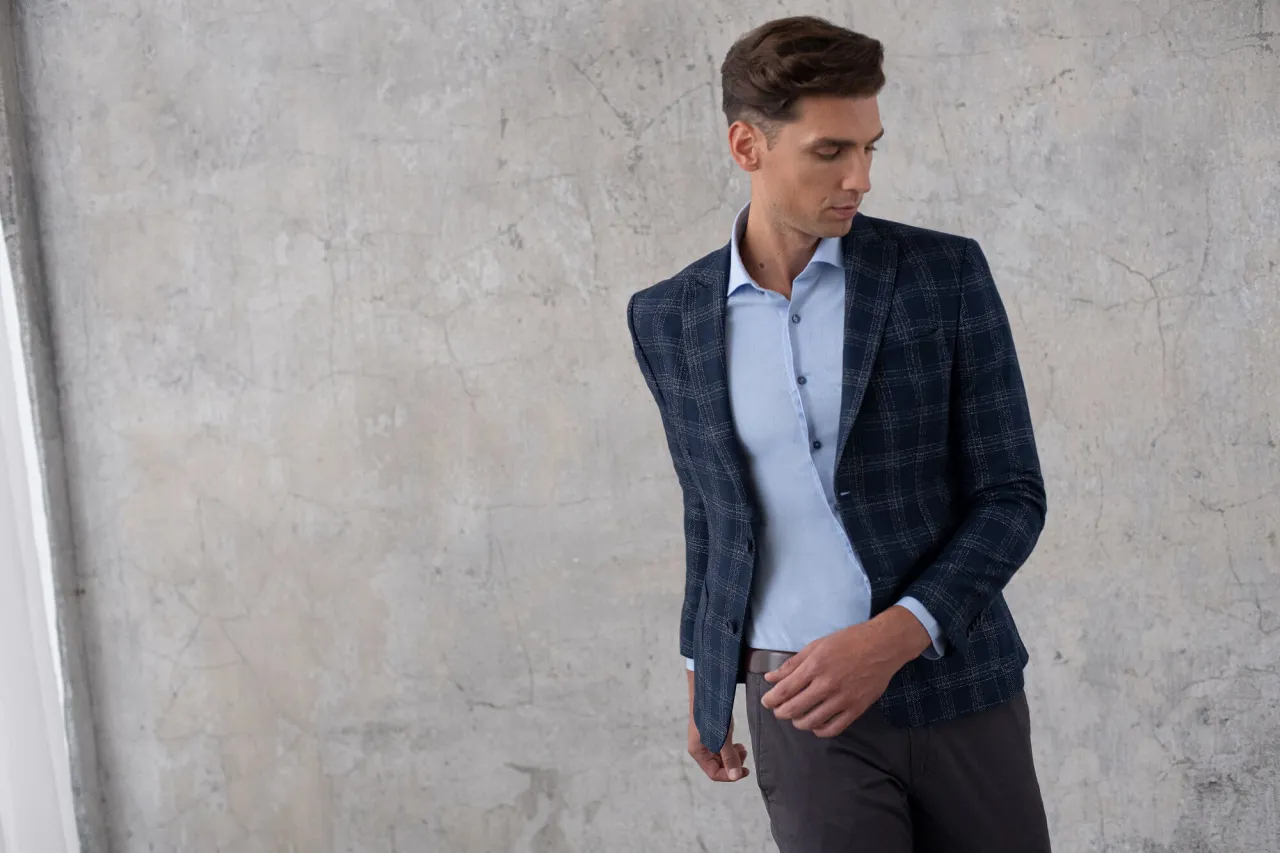 Zdjęcie Stylowe męskie stylizacje na chrzciny. Unikaj wpadek i błyszczaj elegancją!