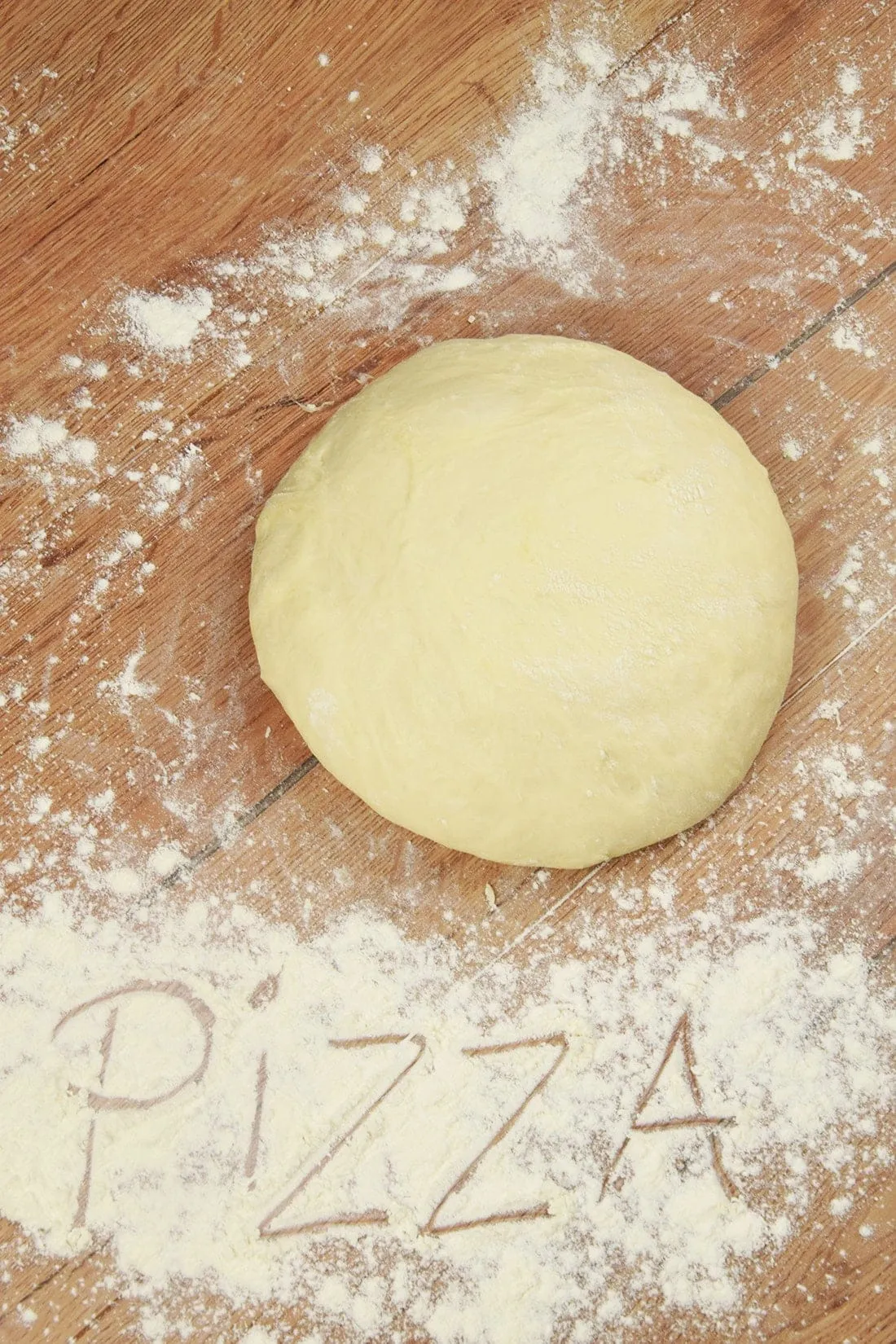 Zdjęcie Jak zrobić idealne cienkie ciasto na pizzę – prosty przepis i porady dla początkujących
