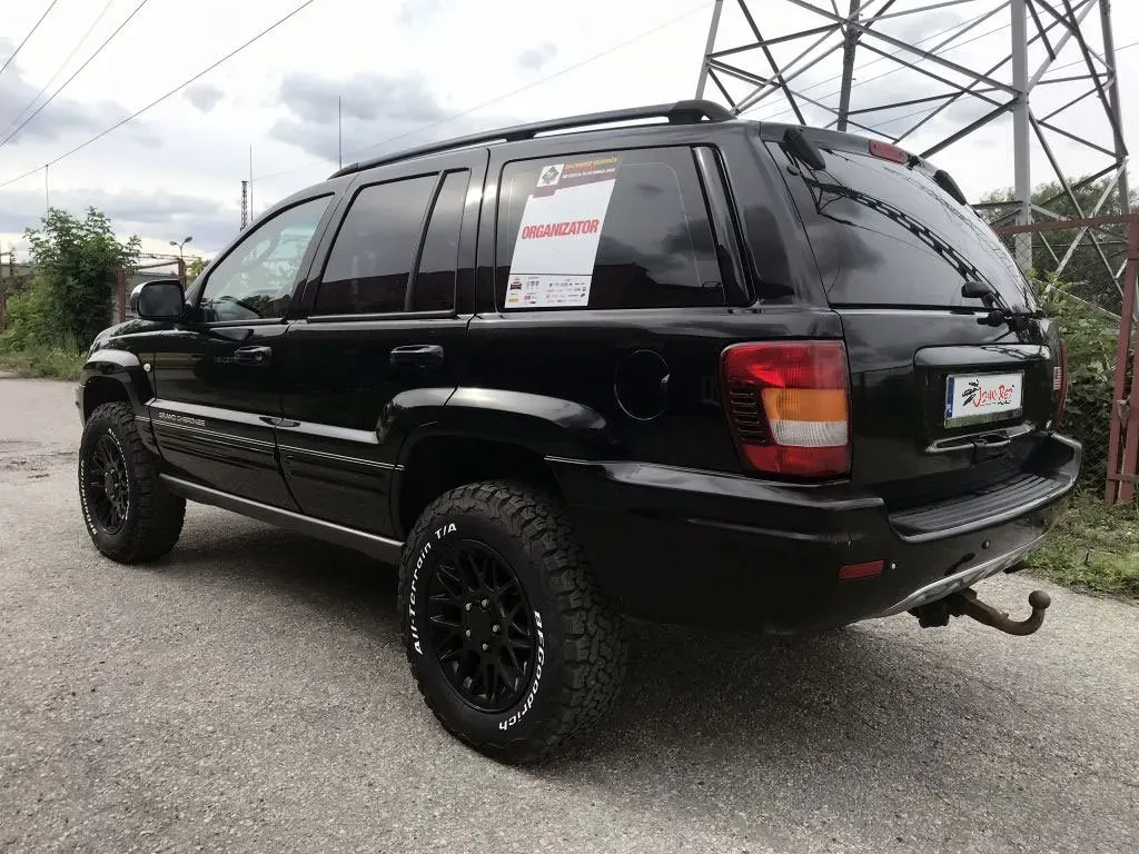 Zdjęcie Jakie opony wybrać do jeep wk z liftem 2 cale dla lepszej przyczepności