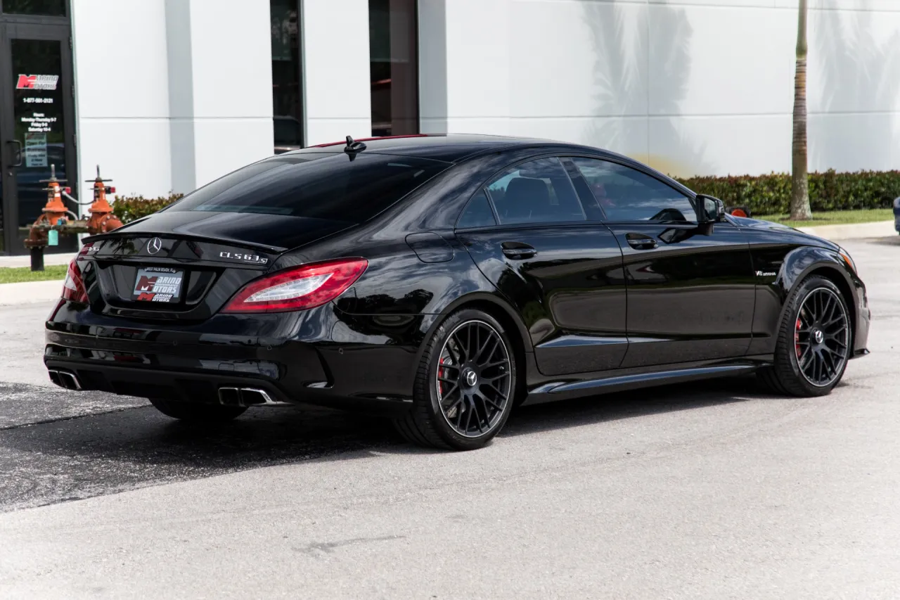 Zdjęcie Mercedes-Benz CLS 63 S – Ceny, specyfikacje i porównania modeli