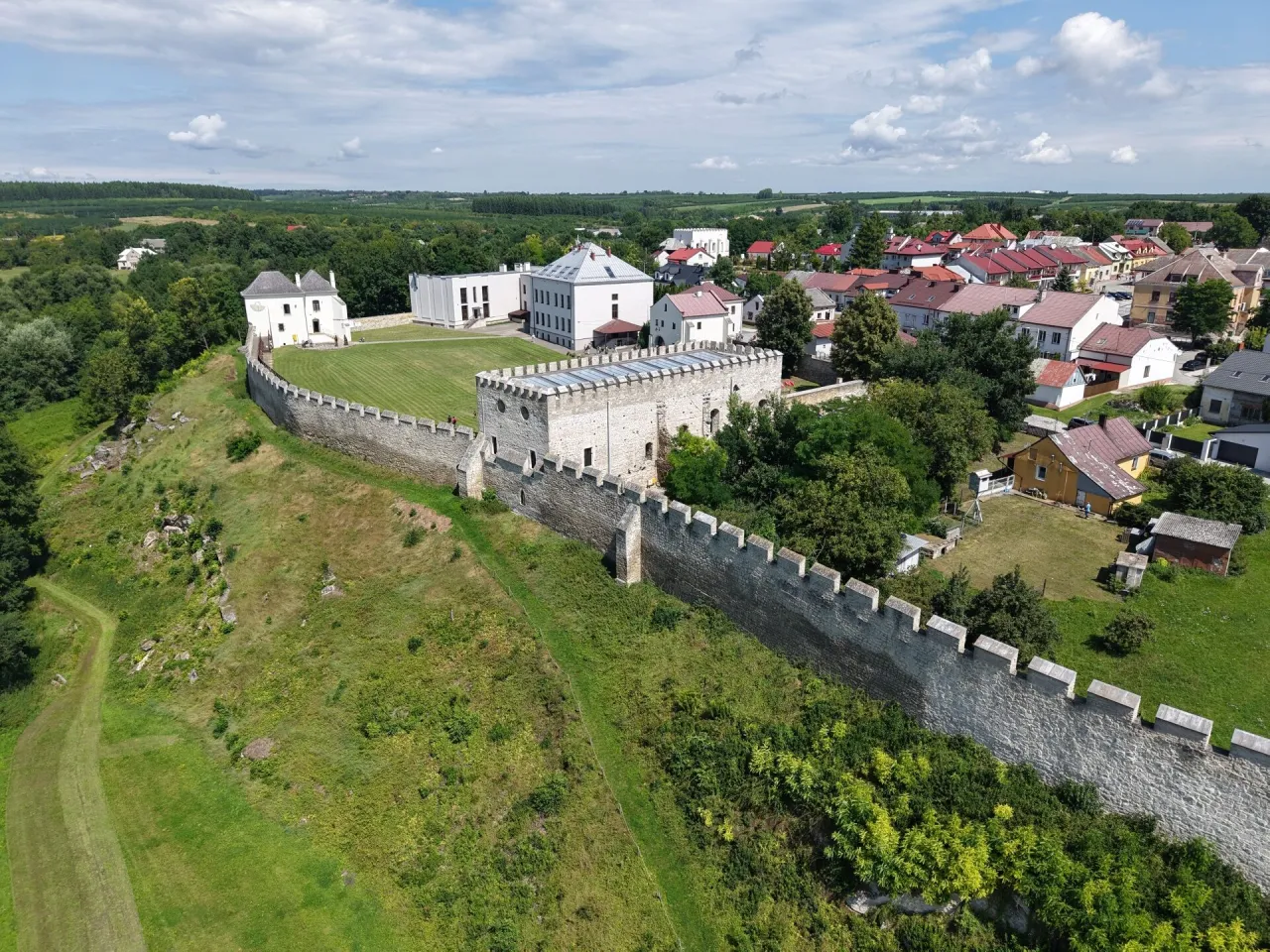 Zdjęcie Gdzie na weekend w świętokrzyskim? Odkryj ukryte skarby regionu