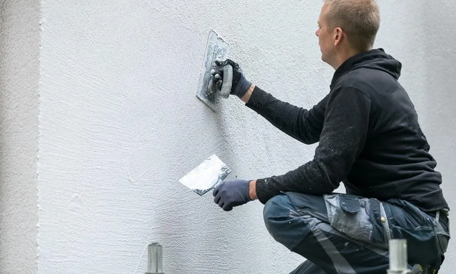 Zdjęcie Jak skutecznie nakładać tynk maszynowy lekki – uniknij najczęstszych błędów