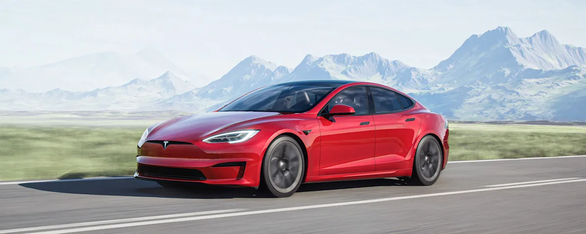 Zdjęcie Czy Tesla potrzebuje benzyny? Odkryj prawdę o samochodach elektrycznych