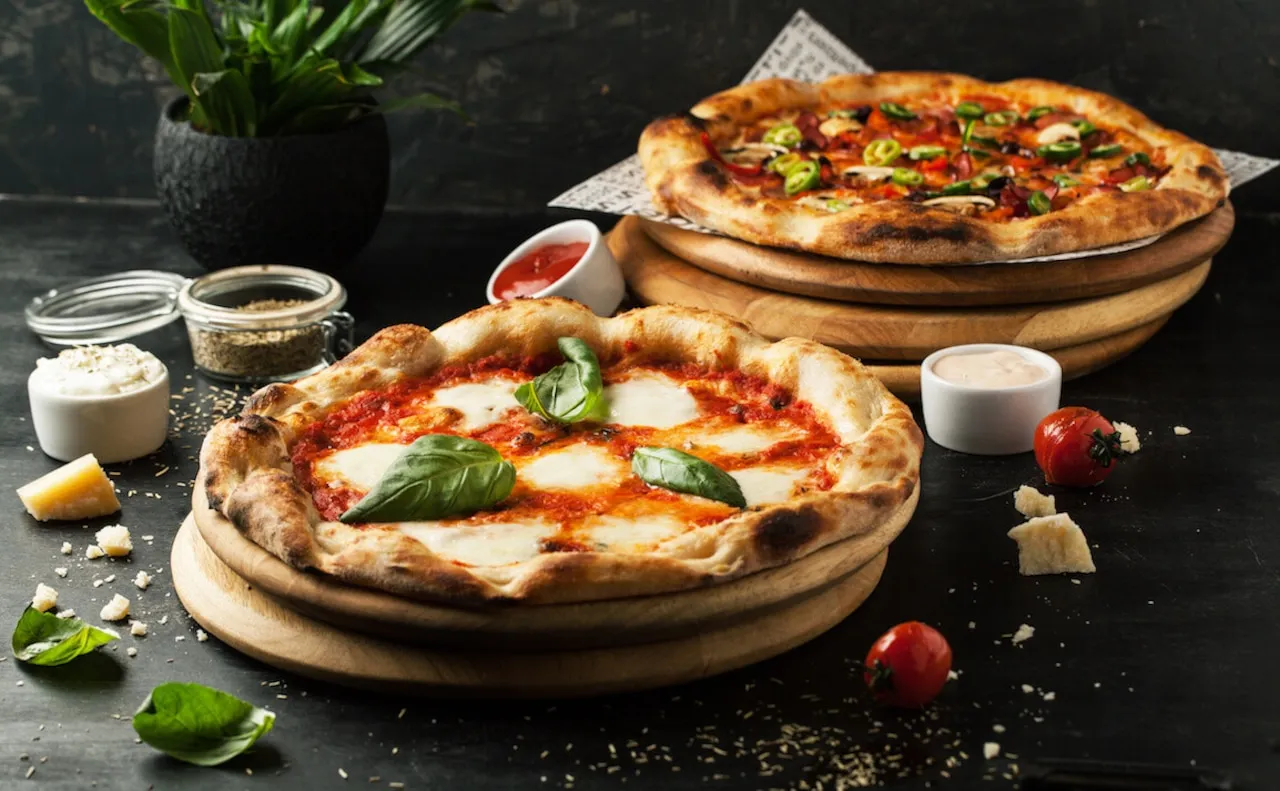 Zdjęcie Na jakim programie piec pizzę, aby uzyskać idealny wypiek?