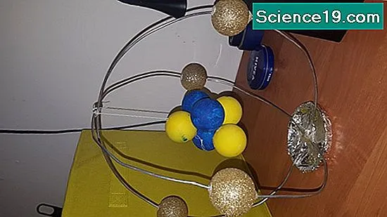 Zdjęcie Jak łatwo zrobić model atomu węgla – krok po kroku dla każdego