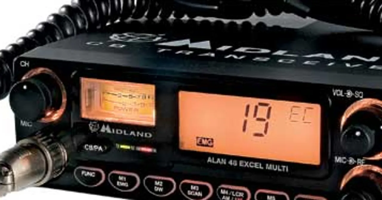 Zdjęcie CB w Polsce: Dlaczego AM jest lepsze niż FM w komunikacji?