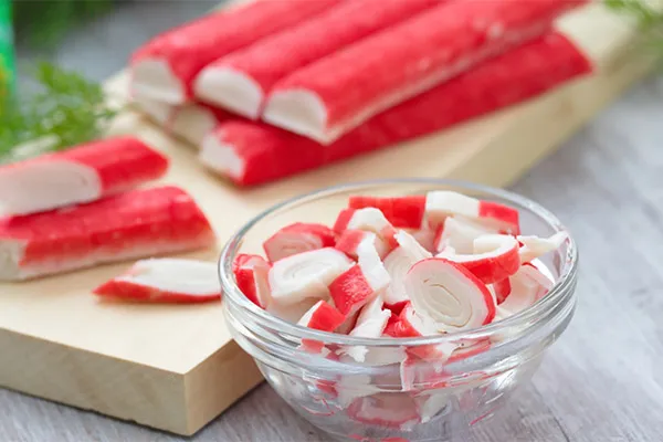 Zdjęcie Jak przygotować mrożone paluszki krabowe do sushi – prosty sposób na idealne składniki