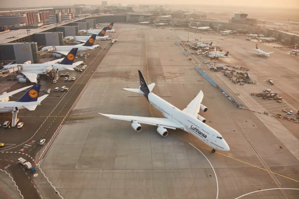 Zdjęcie Lufthansa promocje kiedy: nie przegap najlepszych zniżek na loty