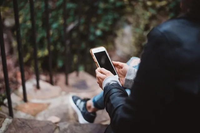 Zdjęcie Jak śledzić telefon żony i uniknąć prawnych problemów z tym związanych
