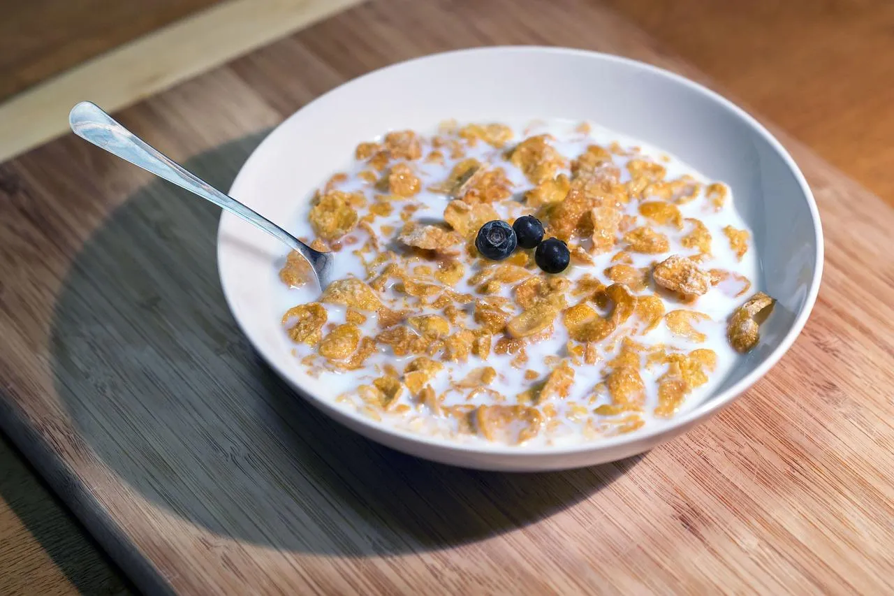 Zdjęcie Ile kcal mają płatki z mlekiem? Zaskakujące wartości i porady żywieniowe