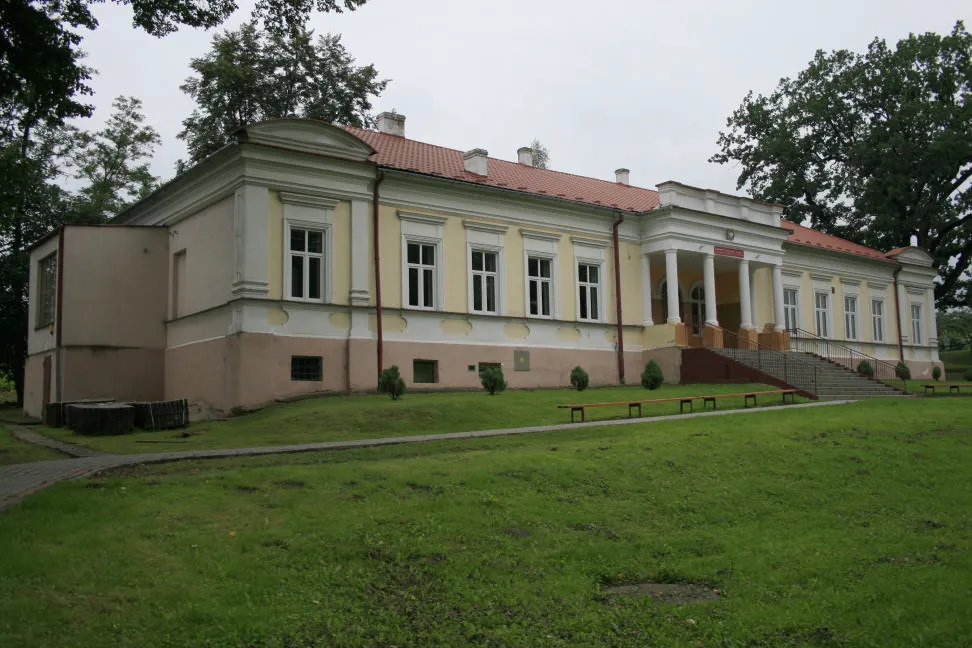 Zdjęcie Łączki Kucharskie: Co warto zobaczyć w miejscowości Łączki Kucharskie?