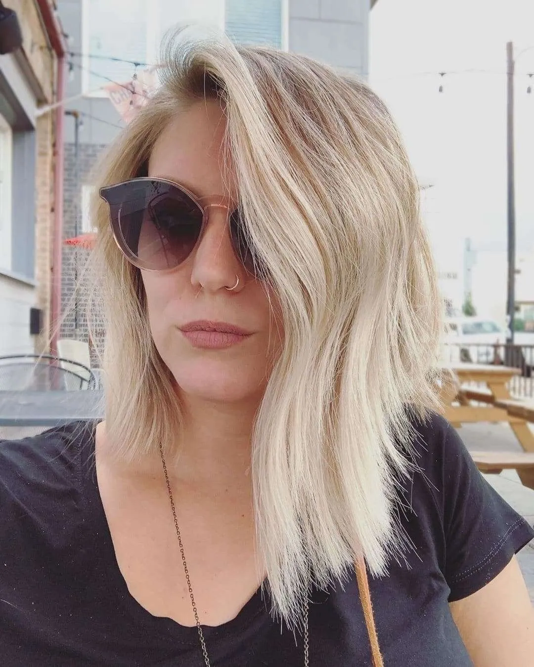 Zdjęcie Najlepsze fryzury do okrągłej twarzy: 7 stylizacji, które Cię odmienią