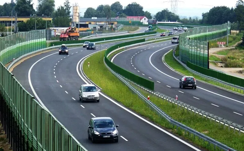 Zdjęcie Jak dojadę samochodem do Warszawy? Najlepsze trasy i porady