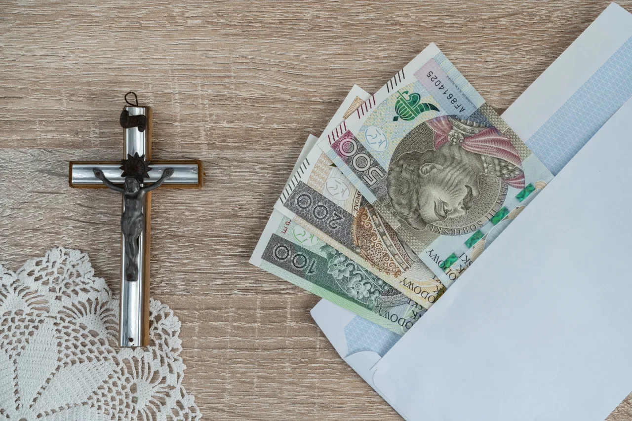 Zdjęcie Ile w kopercie na komunie? Sprawdź, aby uniknąć faux pas