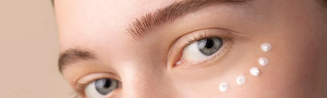 Zdjęcie Czy krem BB trzeba zmywać? Uniknij problemów ze skórą nocą