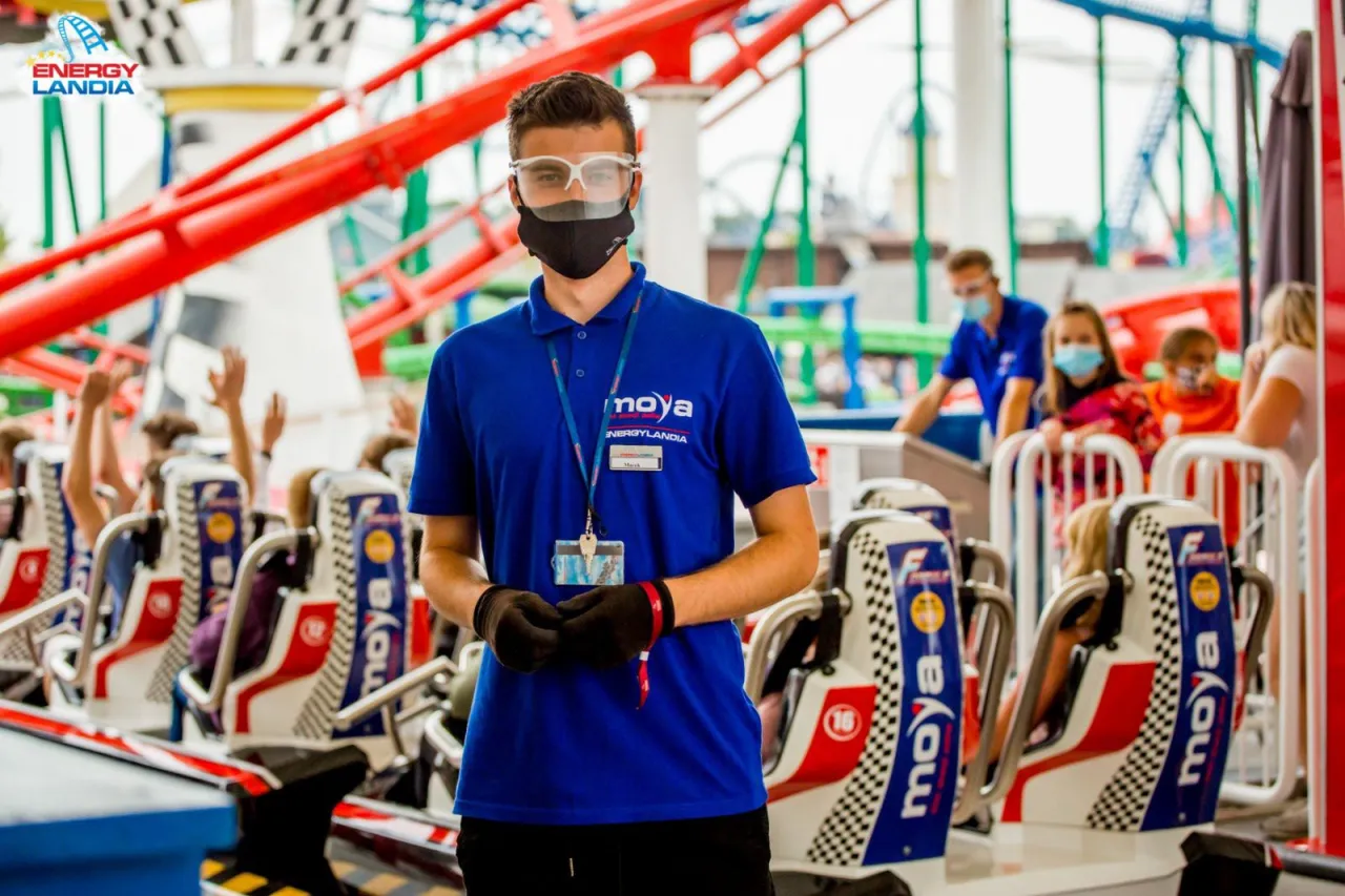 Energylandia pracownicy na różnych stanowiskach