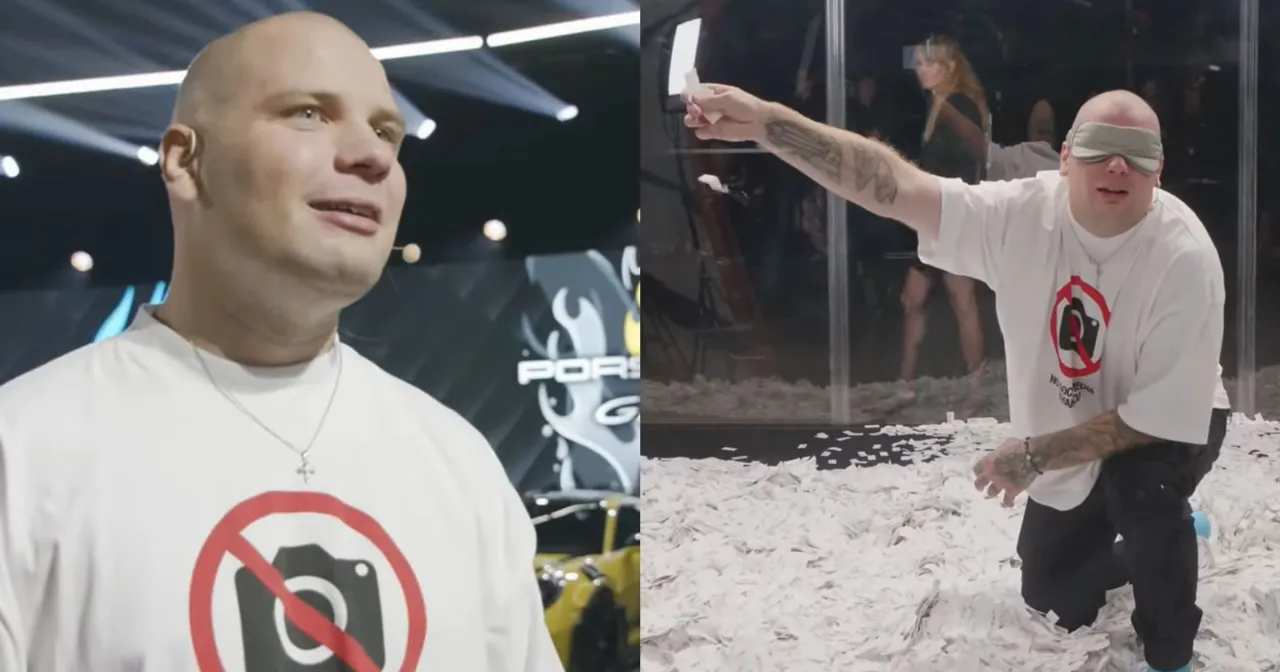 Budda w loterii jak wziąć udział? Z zawiązanymi oczami szuka losu wśr&oacute;d tysięcy papierk&oacute;w.