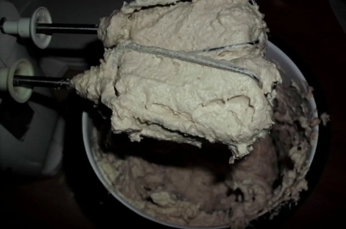 zwarzony krem budyniowy grudki