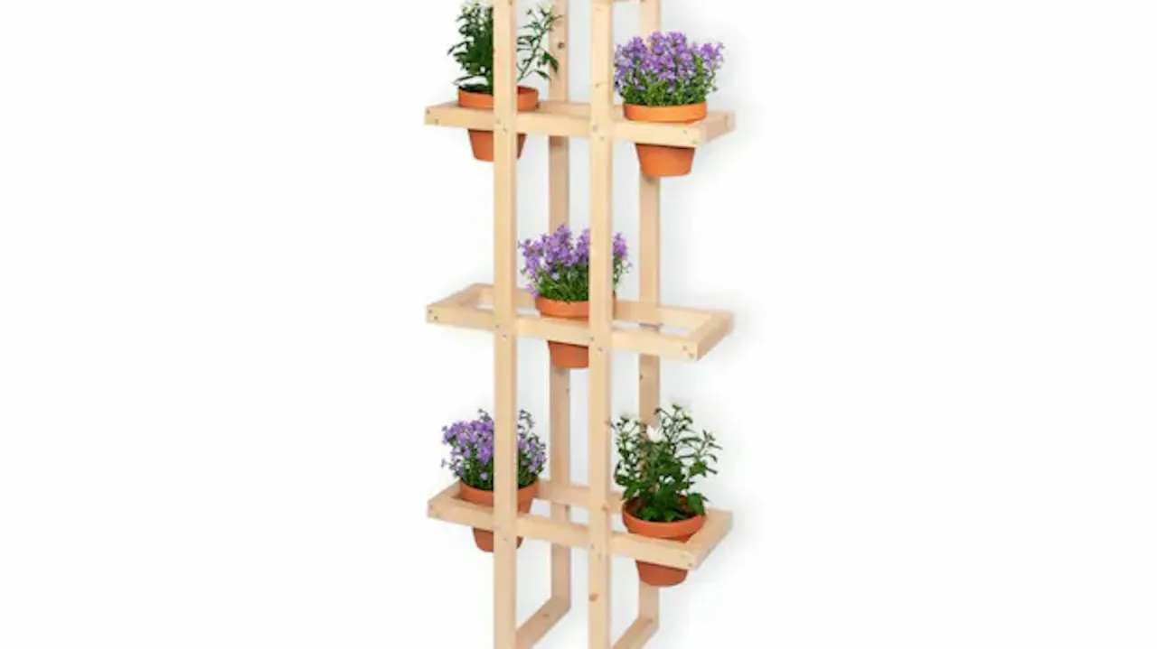 Narzędzia do budowy kwietnika drewnianego