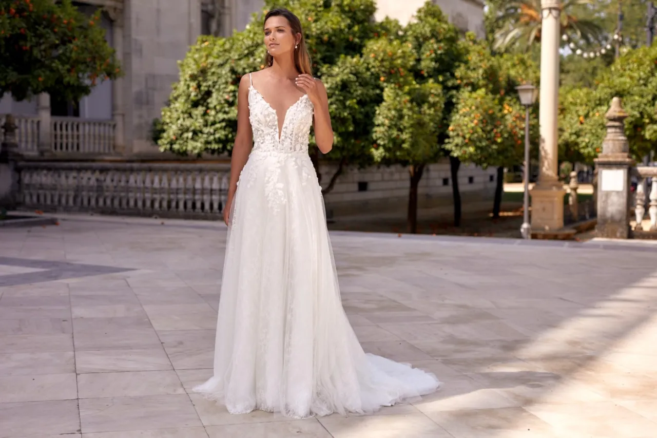 suknia ślubna w salonie