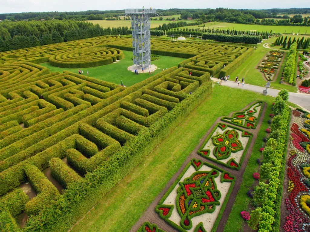 Ogrody Hortulus Dobrzyca labirynt