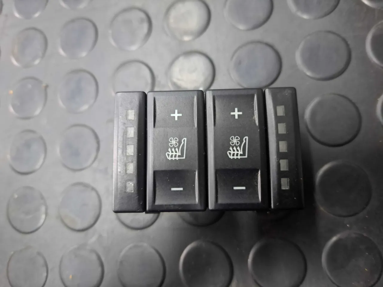 Mondeo MK4 przełącznik podgrzewania foteli uszkodzony