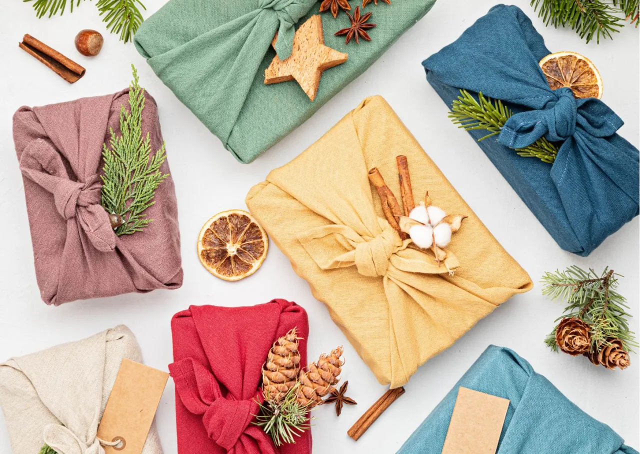 Zdjęcie Jak zawiązać torebkę na prezent, aby wyglądała wyjątkowo i estetycznie