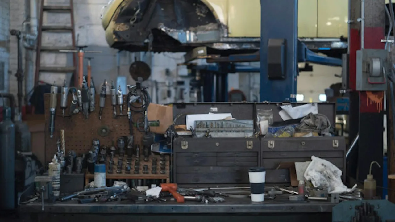 Niezbędne narzędzia do warsztatu samochodowego