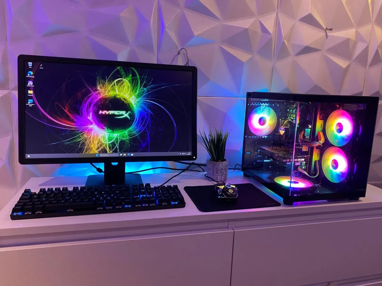 Komputer gamingowy z podświetleniem RGB