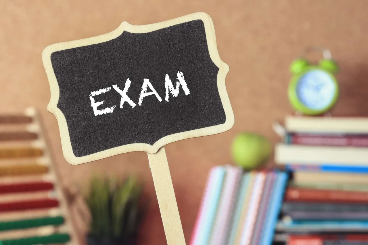 Zdjęcie Ile trwa matura ustna? Poznaj czas trwania egzaminu i uniknij stresu