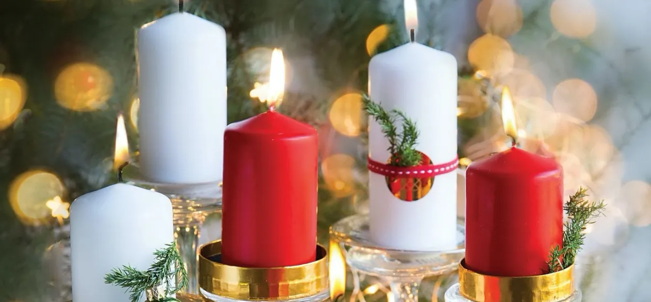Zdjęcie Jak ozdobić świeczkę wstążką i stworzyć wyjątkową dekorację