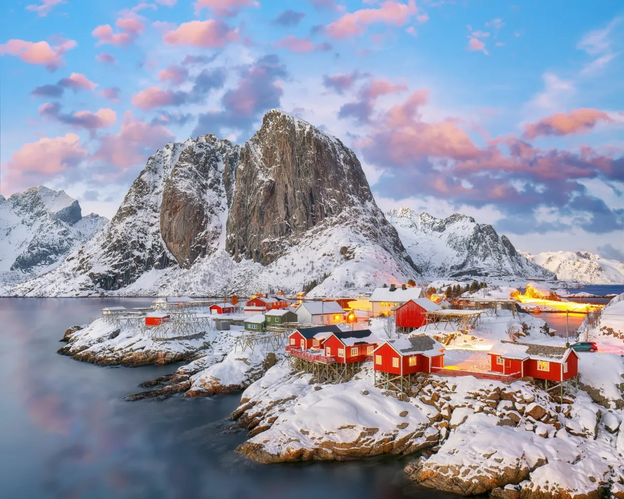 Lofoty Reine Hamn&oslash;y