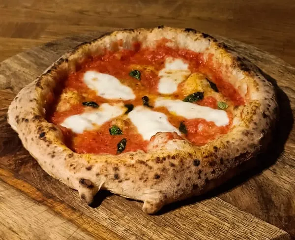 authentic neapolitan pizza crust