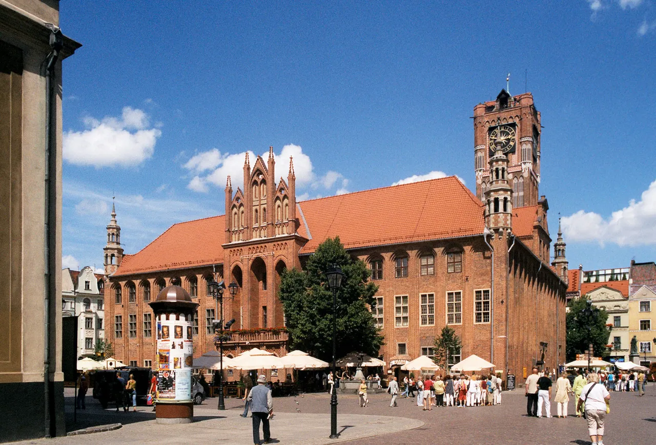 Toruń Rynek Staromiejski Ratusz