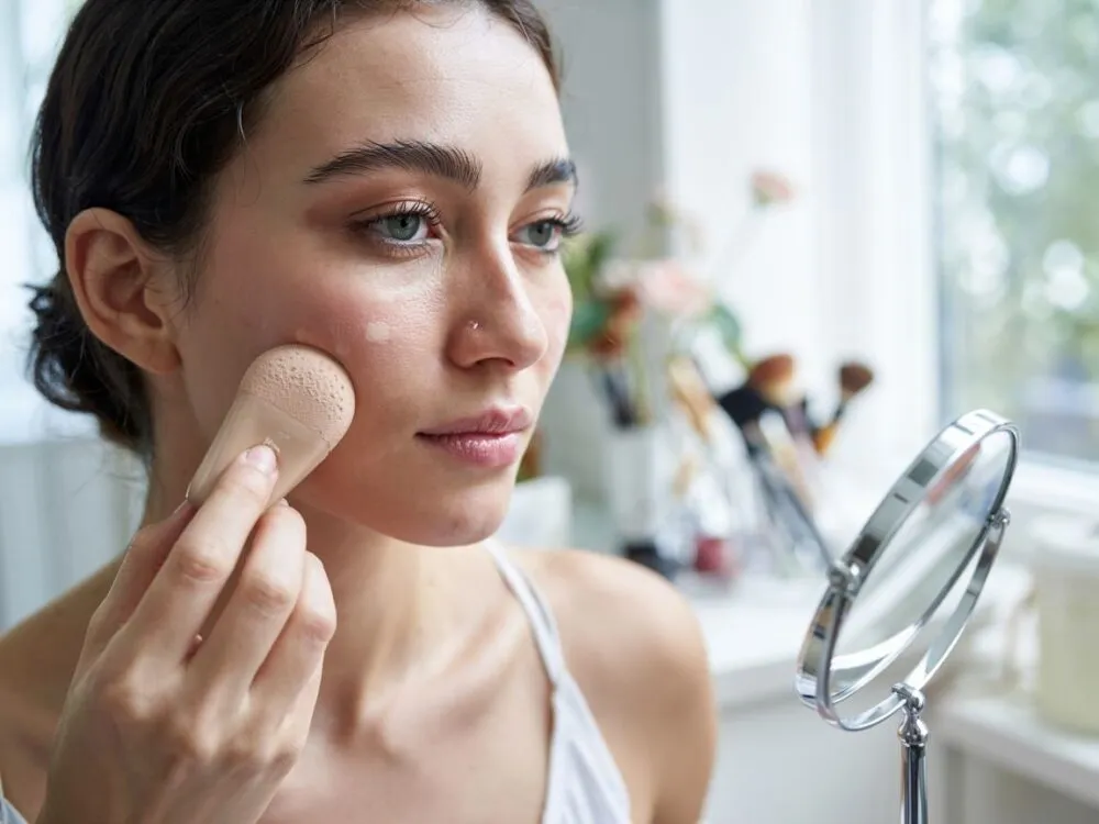 Jakie kosmetyki nakładać gąbką do makijażu