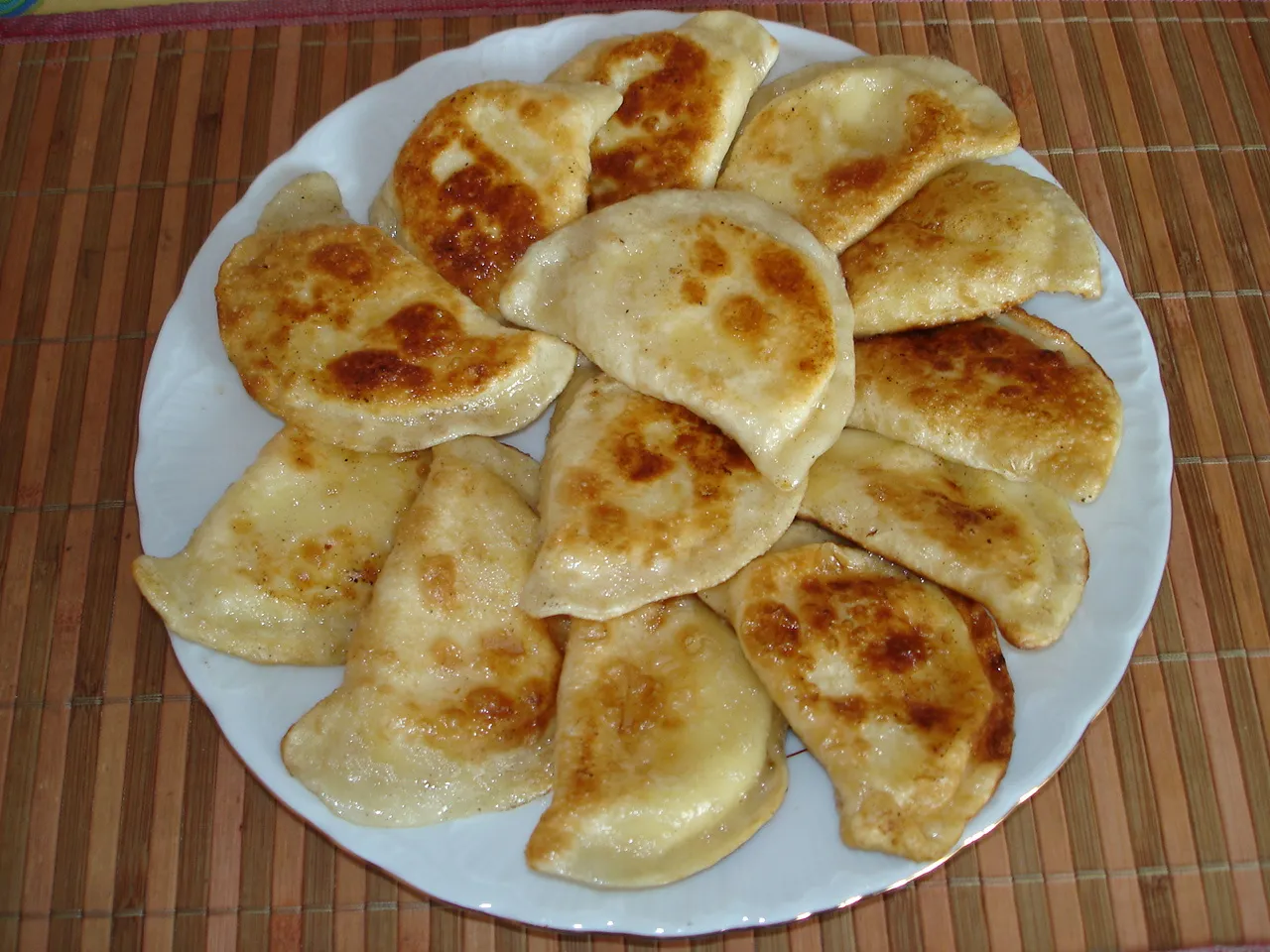 Pierogi z serem na słodko, pierogi z masłem i cynamonem