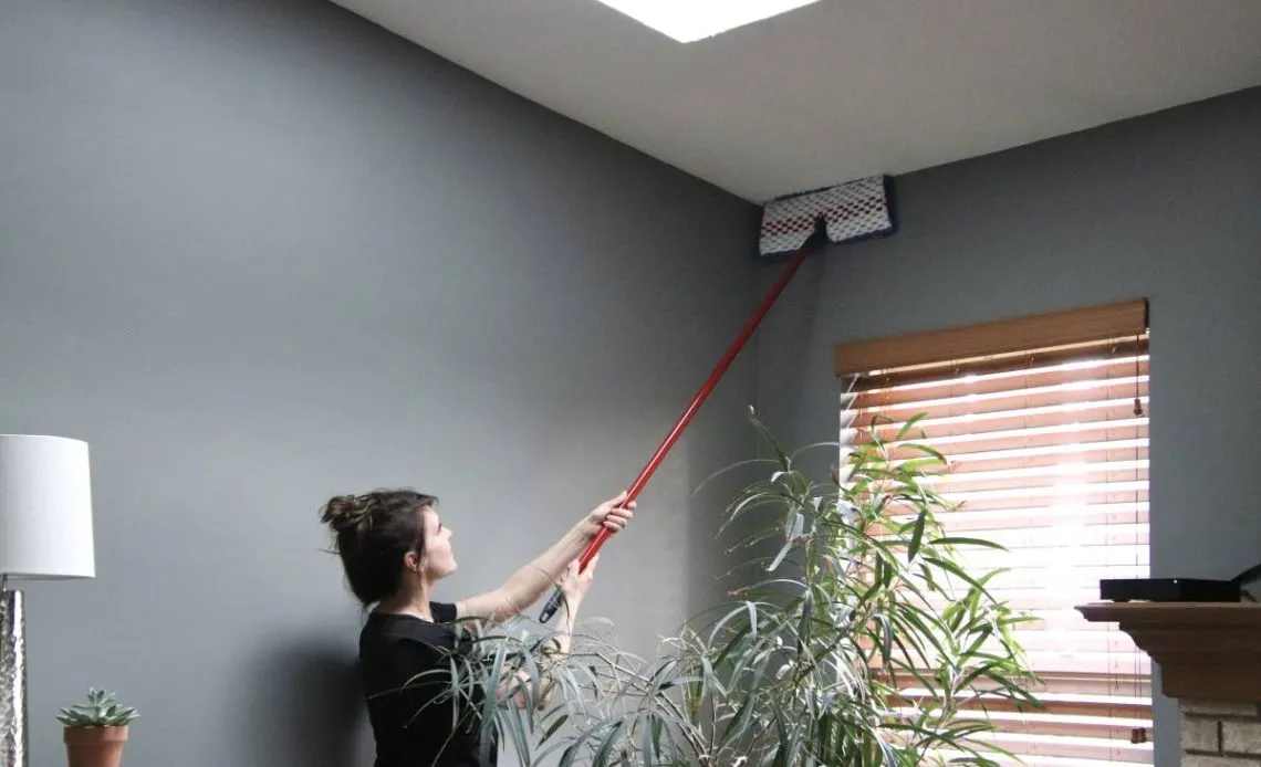 różne stany sufitu przed malowaniem