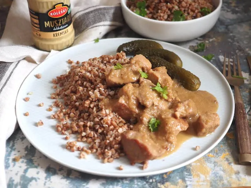 Sos z szynki z ziemniakami i og&oacute;rkiem kiszonym