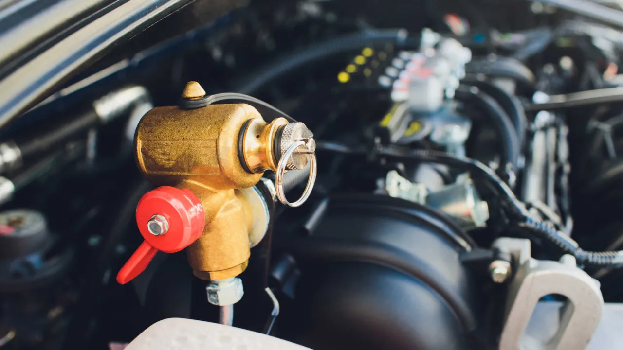 Zaw&oacute;r gazowy LPG w silniku. Taki bus na lpg to ekologiczny wyb&oacute;r.