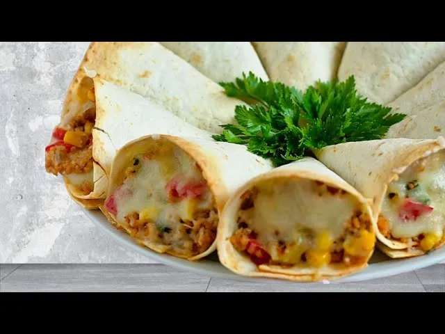 mini tortille z kebabem przekąski