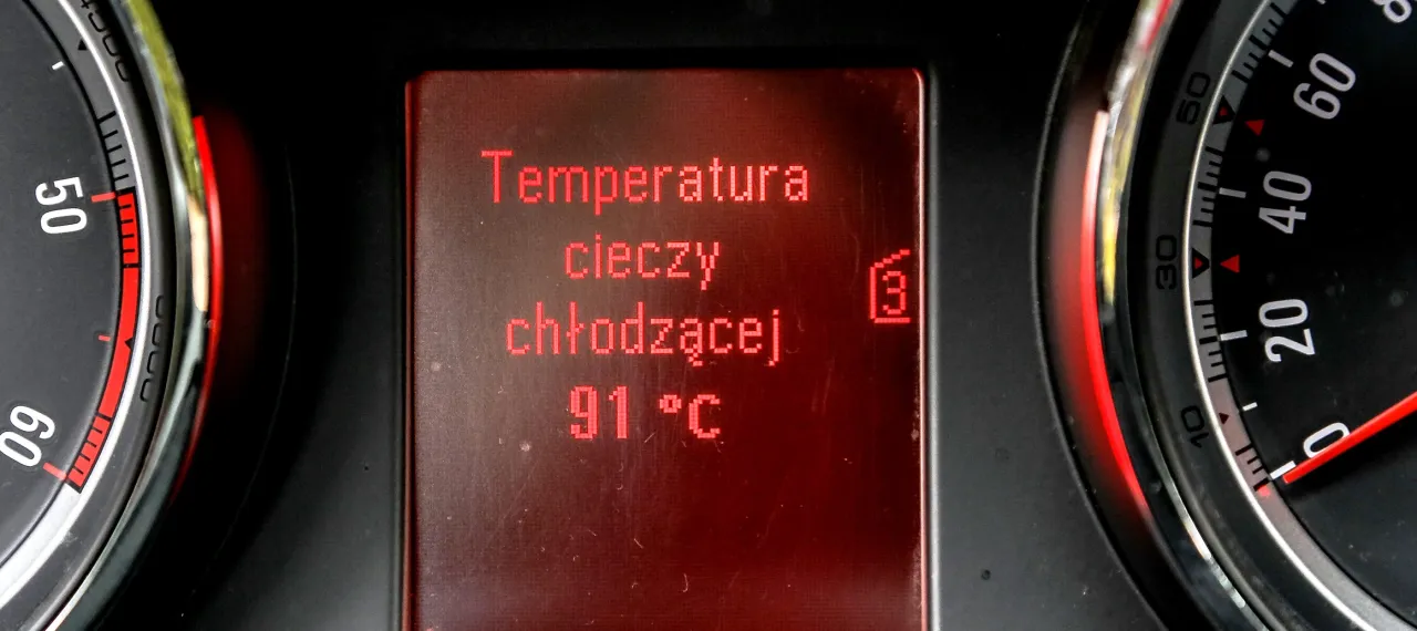 Zdjęcie Jaką temperaturę silnika uznać za prawidłową, aby uniknąć awarii?